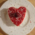 Coeur de panna cotta à la mousse de fruits rouges